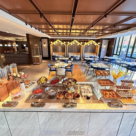 Hilton Garden Inn Beijing Guomao Eksteriør bilde
