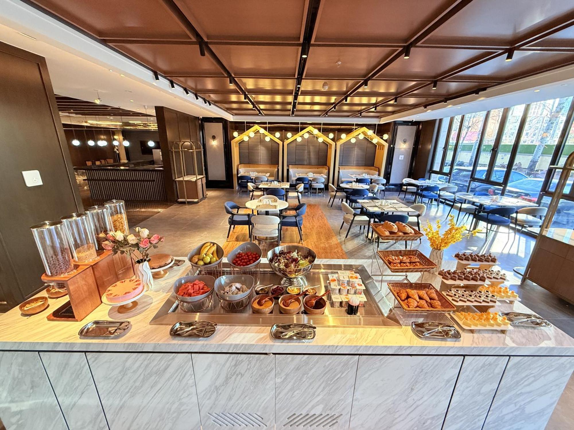 Hilton Garden Inn Beijing Guomao Eksteriør bilde