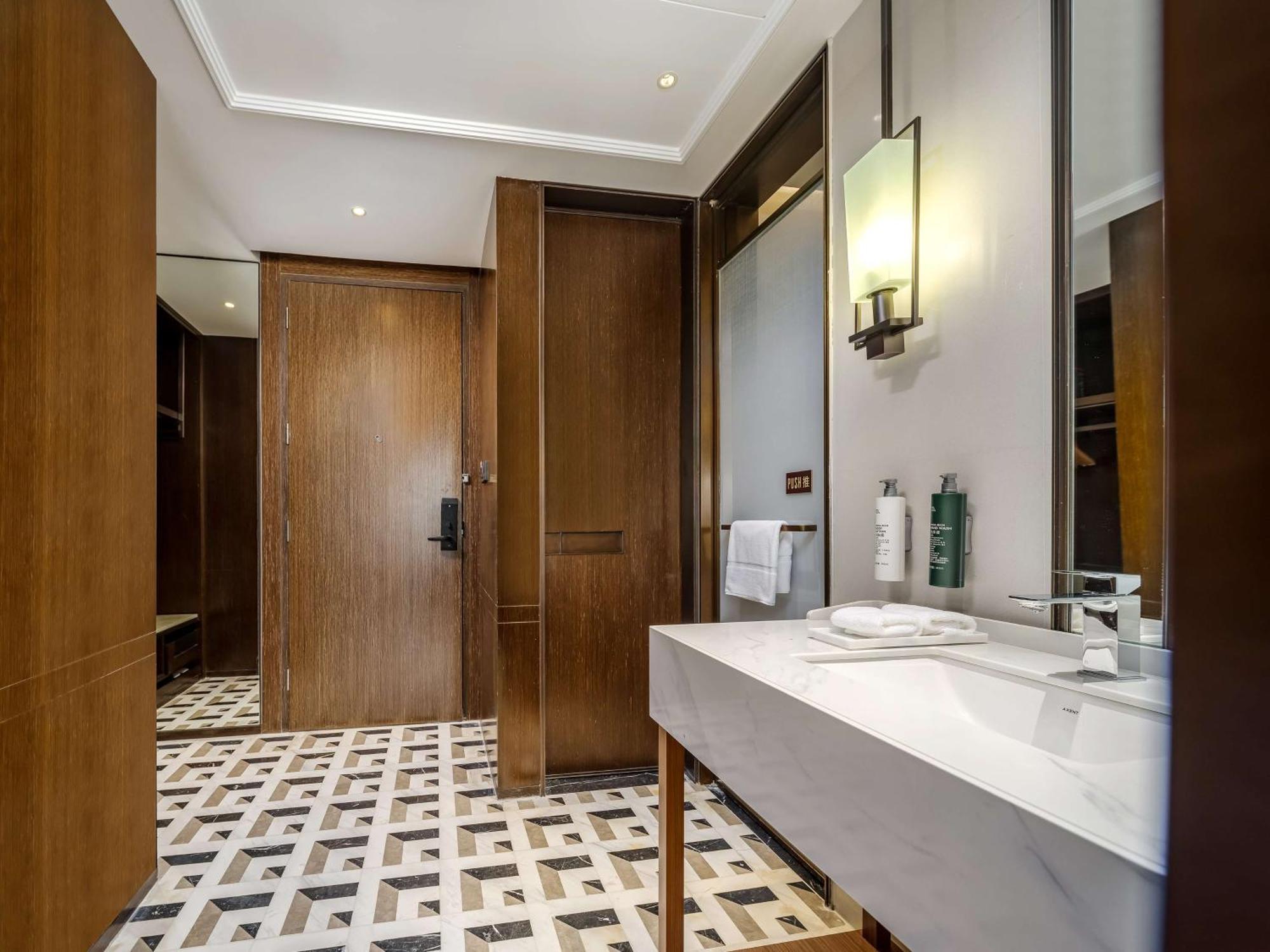 Hilton Garden Inn Beijing Guomao Eksteriør bilde