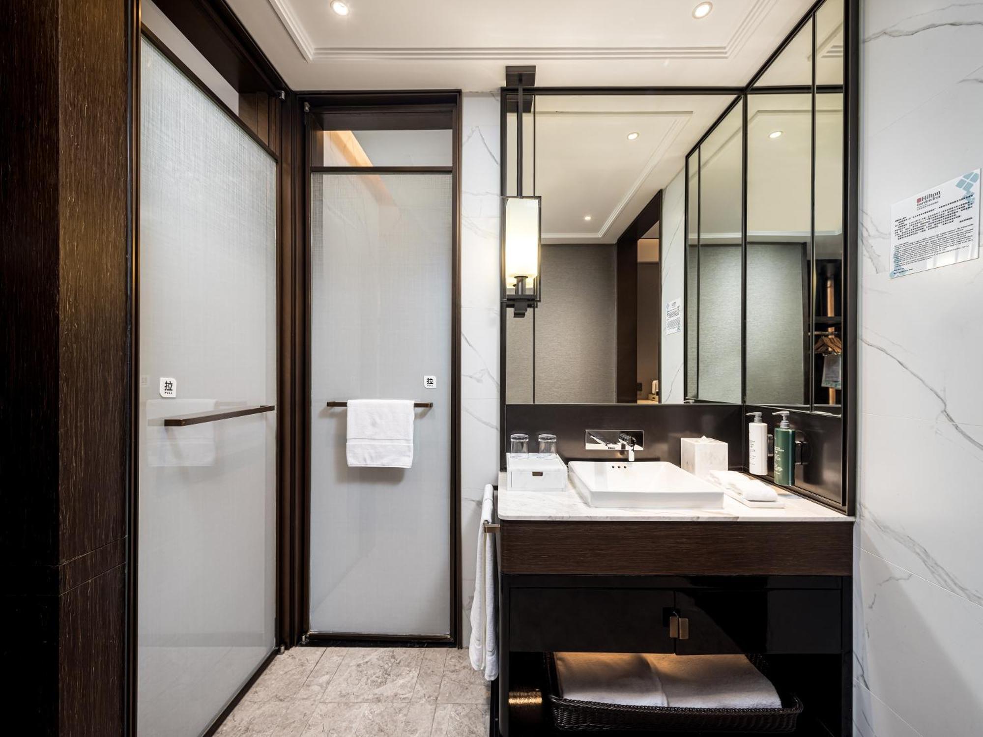 Hilton Garden Inn Beijing Guomao Eksteriør bilde